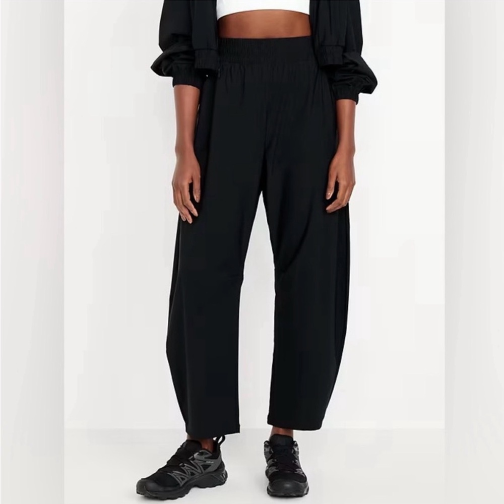 Old Navy High-Waisted SleekTech Barrel Ankle Pants